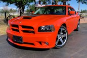 Dodge Charger SRT8 Super Bee cu 80 de kilometri la bord
