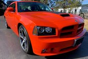Dodge Charger SRT8 Super Bee cu 80 de kilometri la bord