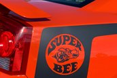 Dodge Charger SRT8 Super Bee cu 80 de kilometri la bord