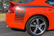 Dodge Charger SRT8 Super Bee cu 80 de kilometri la bord