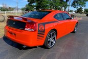 Dodge Charger SRT8 Super Bee cu 80 de kilometri la bord