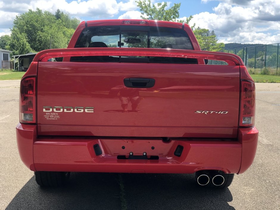 Dodge Ram SRT-10 cu 4000 de mile la bord