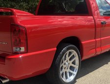 Dodge Ram SRT-10 cu 4000 de mile la bord