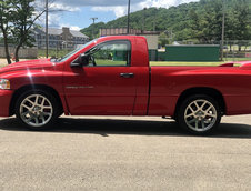 Dodge Ram SRT-10 cu 4000 de mile la bord