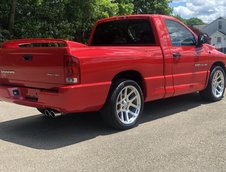 Dodge Ram SRT-10 cu 4000 de mile la bord