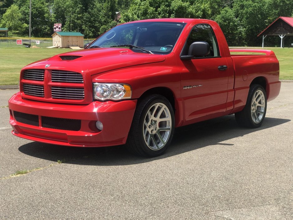 Dodge Ram SRT-10 cu 4000 de mile la bord