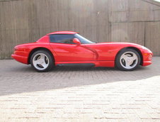 Dodge Viper cu 27.000 km la bord