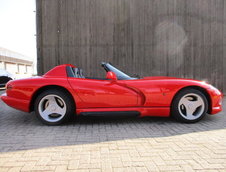 Dodge Viper cu 27.000 km la bord