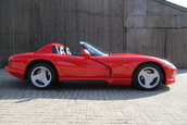 Dodge Viper cu 27.000 km la bord