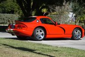 Dodge Viper cu 30 de kilometri la bord