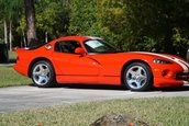 Dodge Viper cu 30 de kilometri la bord