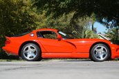 Dodge Viper cu 30 de kilometri la bord