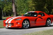 Dodge Viper cu 30 de kilometri la bord