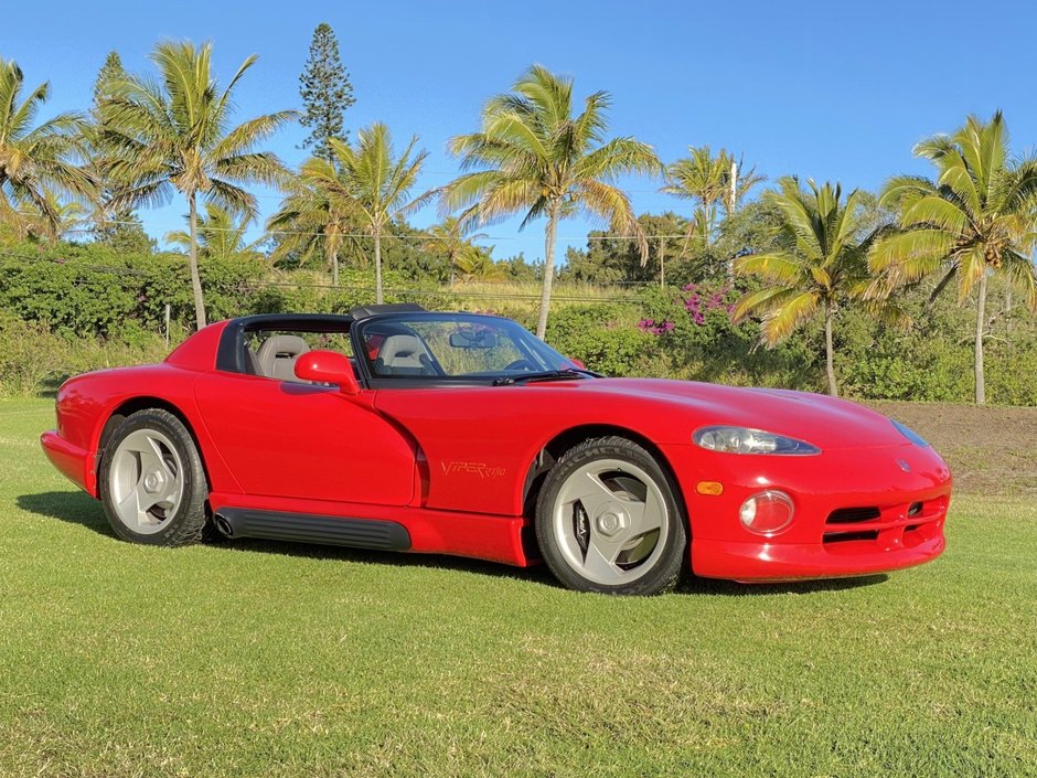 Dodge Viper cu 5.518 kilometri la bord