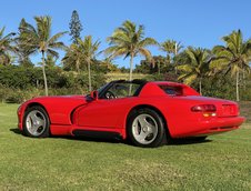 Dodge Viper cu 5.518 kilometri la bord