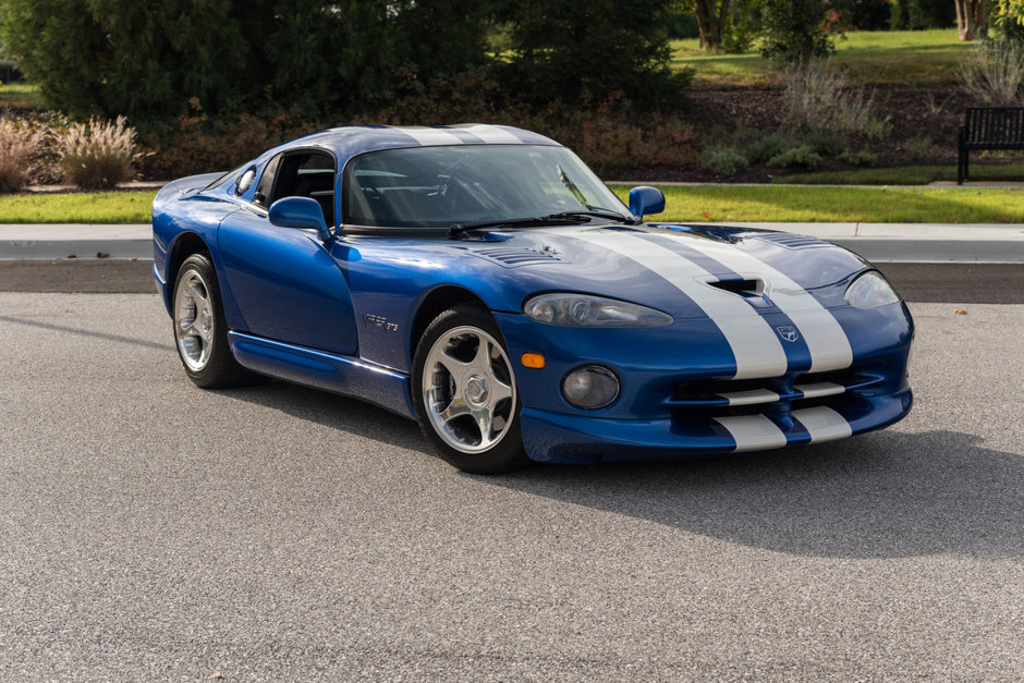 Dodge Viper cu 8.027 de kilometri la bord