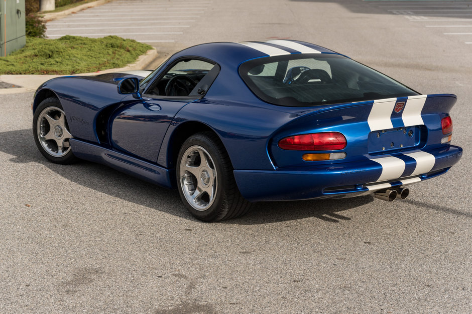 Dodge Viper cu 8.027 de kilometri la bord