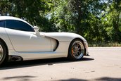 Dodge Viper GTC cu motor V10 de 9.0 litri