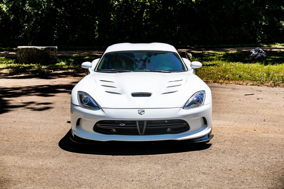 Dodge Viper GTC cu motor V10 de 9.0 litri