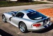 Dodge Viper GTS cu 127 de kilometri la bord