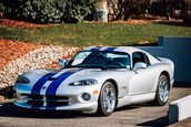 Dodge Viper GTS cu 127 de kilometri la bord