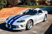 Dodge Viper GTS cu 127 de kilometri la bord