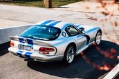 Dodge Viper GTS cu 127 de kilometri la bord