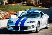 Dodge Viper GTS cu 127 de kilometri la bord