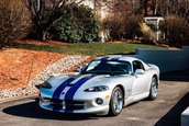 Dodge Viper GTS cu 127 de kilometri la bord