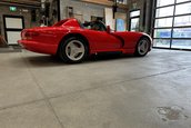 Dodge Viper RT/10 cu 48 de kilometri la bord