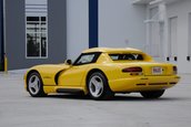 Dodge Viper RT/10 cu 9.998 de kilometri la bord