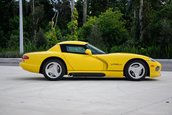 Dodge Viper RT/10 cu 9.998 de kilometri la bord