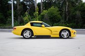 Dodge Viper RT/10 cu 9.998 de kilometri la bord