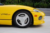 Dodge Viper RT/10 cu 9.998 de kilometri la bord