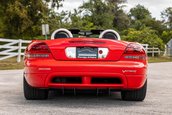 Dodge Viper SRT-10 Roadster cu 8.510 kilometri la bord