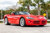 Dodge Viper SRT-10 Roadster cu 8.510 kilometri la bord