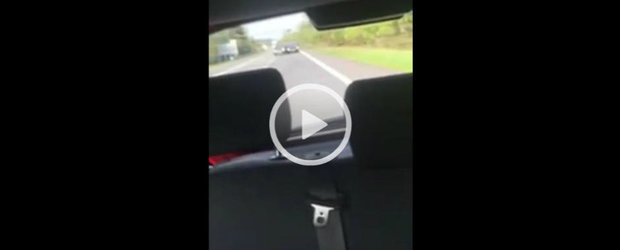 Doi soferi se tachineaza in trafic... pana ce se lovesc