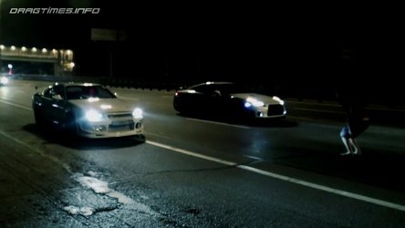 Drag Race: Nissan Skyline R34 (900 CP) versus Nissan GT-R (850 CP) Drag Race: Nissan Skyline R34 (900 CP) versus Nissan GT-R (850 CP)