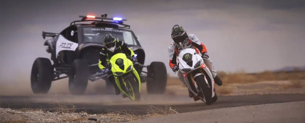 Drift Battle Masina vs Moto 3: Politistul Buck revine in urmarirea motociclistilor