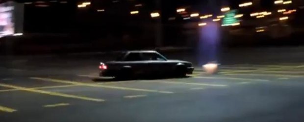 Drifter vs. stalp: un BMW E30 trage ponoasele in urma soferului sau prost