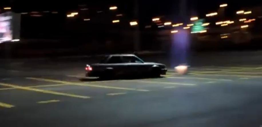 Drifter vs. stalp: un BMW E30 trage ponoasele in urma soferului sau prost Drifter vs. stalp: un BMW E30 trage ponoasele in urma soferului sau prost