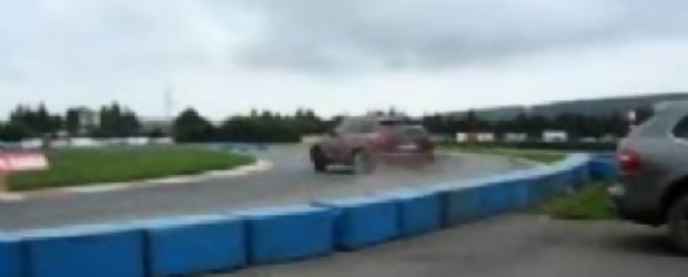 Drifturi cu Porsche Cayenne GTS