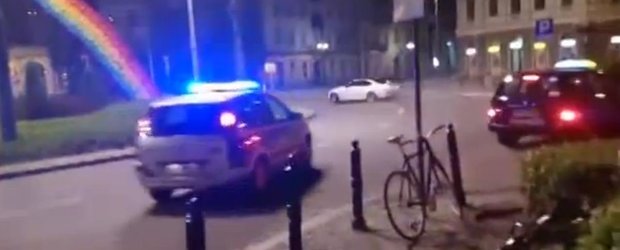 Drifturi cu un BMW M3 si politisti cu buza umflata, meniul unei nopti perfecte