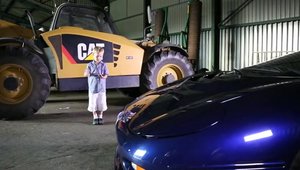 Drifturi si off-road cu un foarte rar Jaguar XJ220