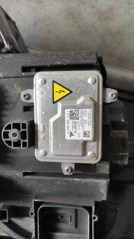 Droser xenon BMW X5 (2007-2013) [E70] 3.0 Motorina 2012, 7255724 / DREAPTA