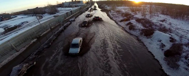 Drumurile din Rusia s-au transformat in lacuri odata cu sosirea primaverii