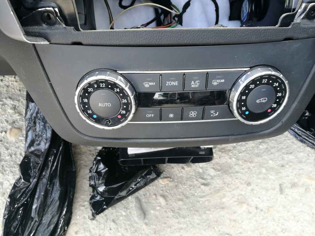 Dublu climatronic A1669006908 Mercedes Clasa-M W166