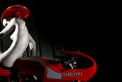 Ducati Desmo - Pictorial cu motociclete sexy si femei nud