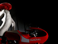 Ducati Desmo - Pictorial cu motociclete sexy si femei nud