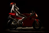 Ducati Desmo - Pictorial cu motociclete sexy si femei nud